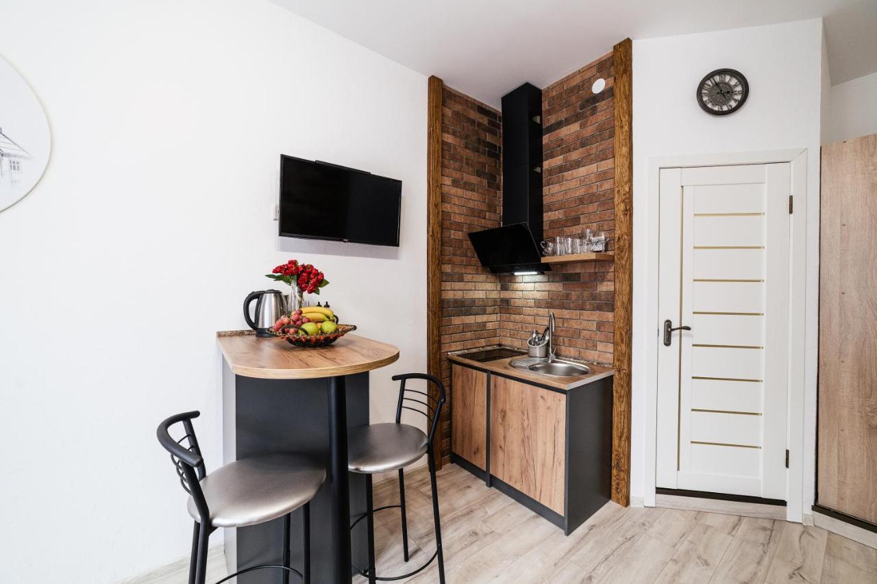 Затишні Смарт-Квартири В Історичному Центрі! Apartment Uzhhorod Exterior photo