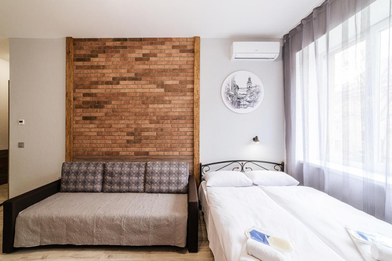 Затишні Смарт-Квартири В Історичному Центрі! Apartment Uzhhorod Exterior photo
