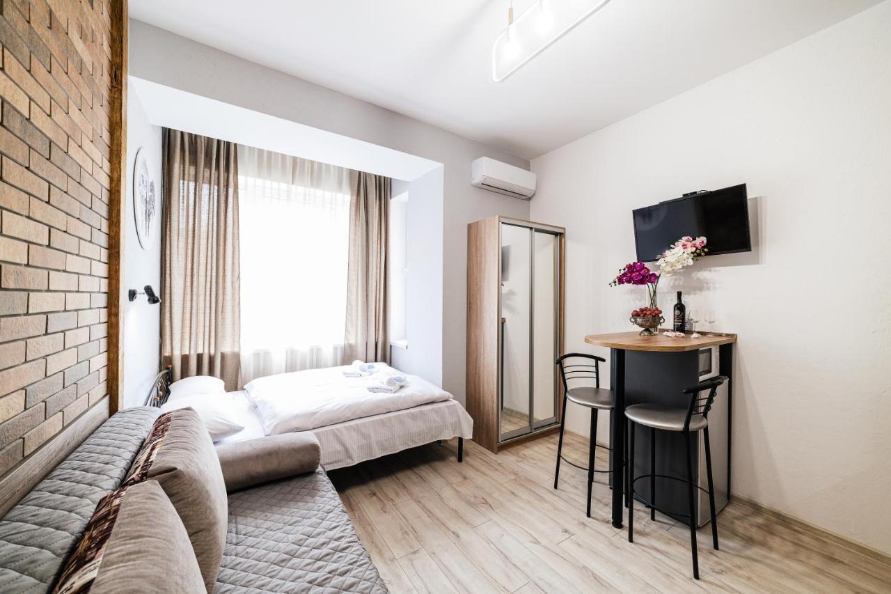 Затишні Смарт-Квартири В Історичному Центрі! Apartment Uzhhorod Exterior photo